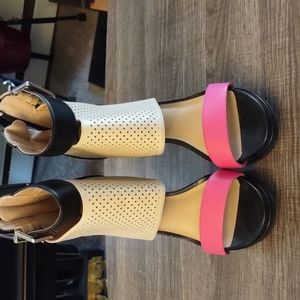 Juicy Couture Black, Cream & Pink Heels, Size 7